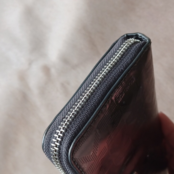 Michael Kors  wallet - Picture 8 of 16